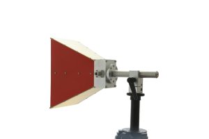 Broadband dual ridged horn antenna, frequency ranges from 1-18GHz, 10.5dBi Gain