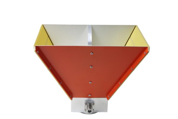 Broadband dual ridged horn antenna, frequency ranges from 1-18GHz, 10.5dBi Gain