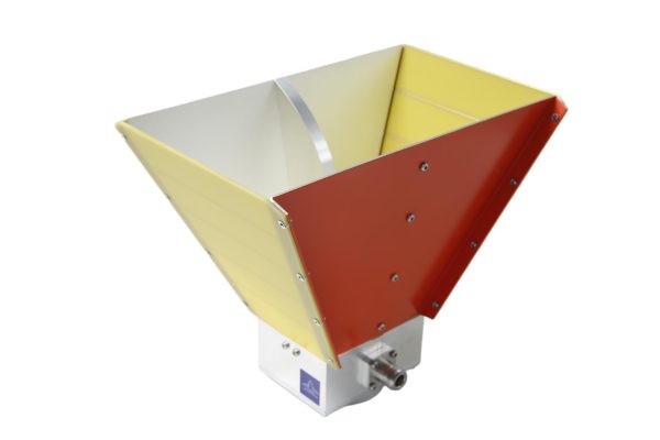 Broadband dual ridged horn antenna, frequency ranges from 1-18GHz, 10.5dBi Gain