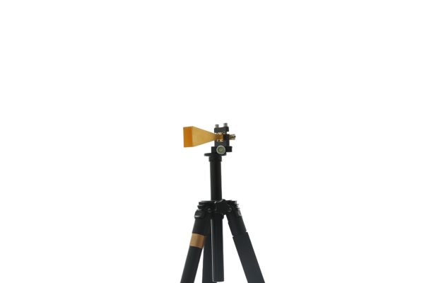 Broadband dual ridged horn antenna with a frequency range of 18 to 40GHz