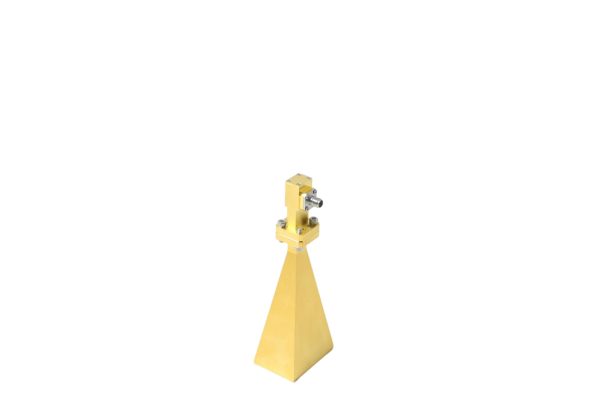 Broadband dual ridged horn antenna with a frequency range of 18 to 40GHz