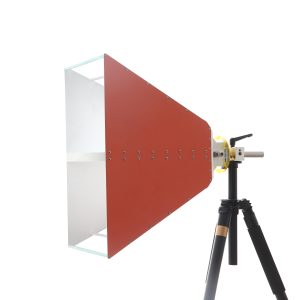 Broadband dual ridged horn antenna 0.4-6GHz, 10.5dBi Gain