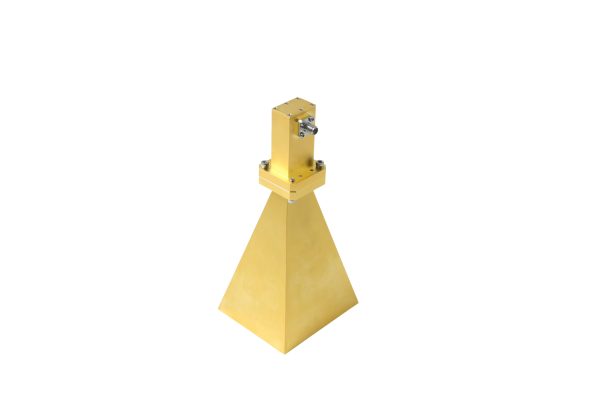 Broadband dual ridged horn antenna 7.5-18GHz,15dBi