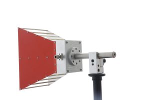 Broadband dual ridged horn antenna, frequency ranges from 0.8-8GHz, 10.5dBi Gain