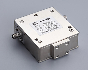 2 GHz to 4 GHz, 0.6 dB Insertion Loss, 18 dB Isolation, SMA/N Coaxial Series Isolator-TG301A