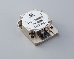 3.0 GHz to 7.0 GHz, 0.4 dB Insertion Loss, 20 dB Isolation, TAB Drop-in Series Isolator-TG302C2