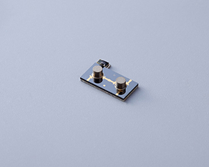 14.5 GHz to 16 GHz, 1.2 dB Insertion Loss, 30 dB Isolation, GWB Micro-strip Series Isolator-WH1502AS14