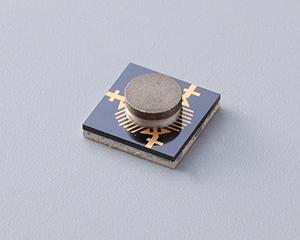 6.5 GHz to 7.1 GHz, 0.5 dB Insertion Loss, 18 dB Isolation, GWB Micro-strip Series Isolator-WH702A1