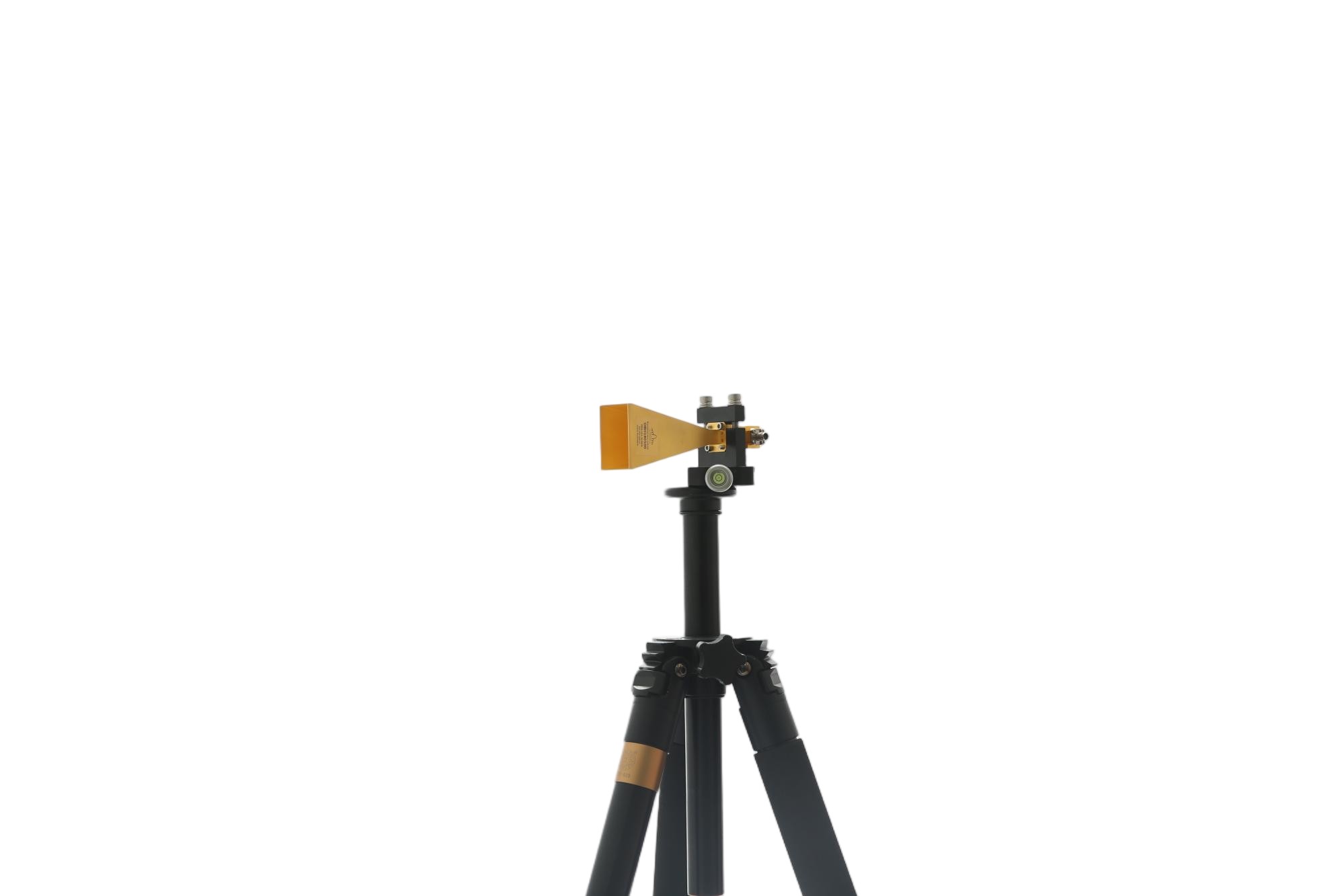 Broadband dual ridged horn antenna 18-50GHz, 20dBi Gain