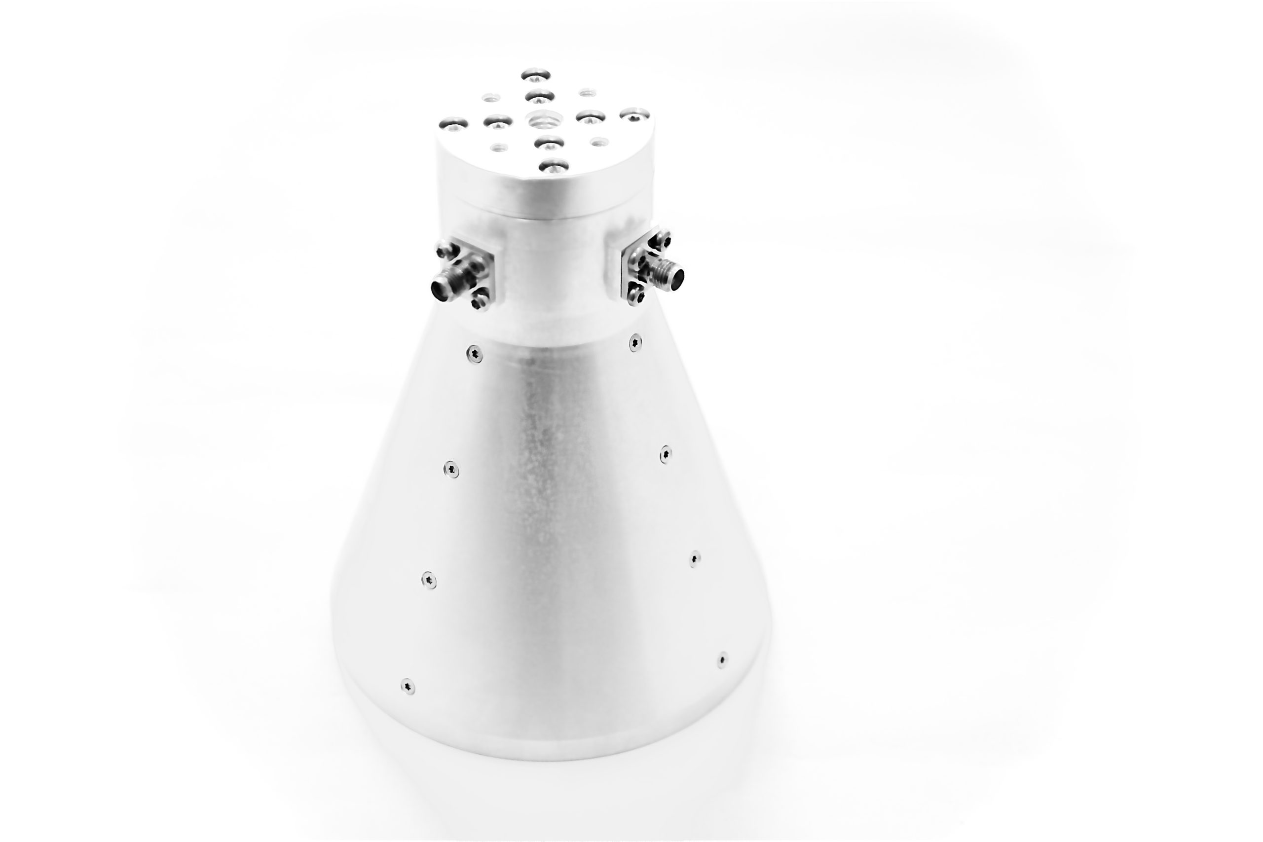 11-16 dBi Gain, 6GHz to 18GHz, Dual Polarized Horn Antenna ODPA-60180-C